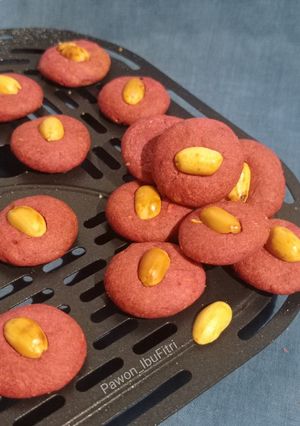 Red Velved Almond Cookies (Red Velved Peanut Cookies)