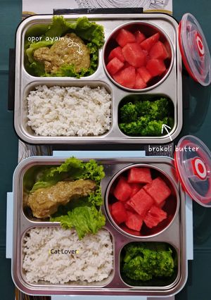 Bekal Opor Ayam dan Brokoli Butter