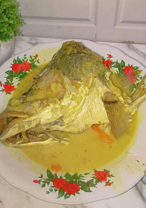Gulai Kuning Kepala Ikan Kakap Khas RM.Padang