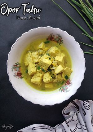 Opor Tahu Daun Kucai