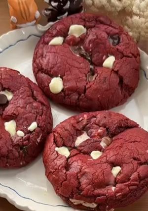 Red Velvet Raspberry Cheesecake Cookies 🍪😋